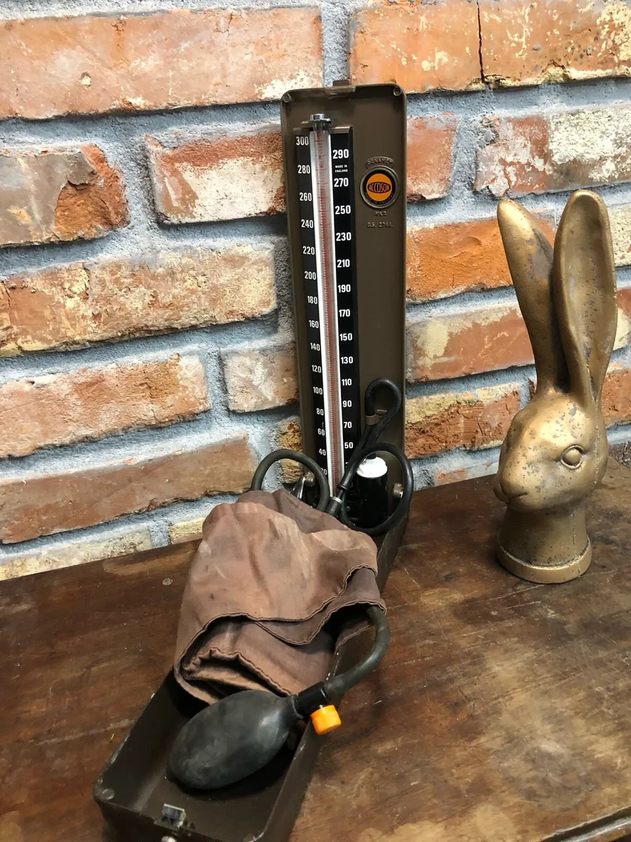 Vintage Blood pressure monitor - Image 1
