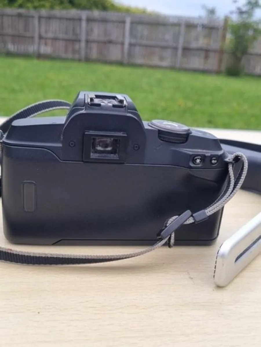 Canon EOS 5000 with 38-76mm EF zoom - Image 4