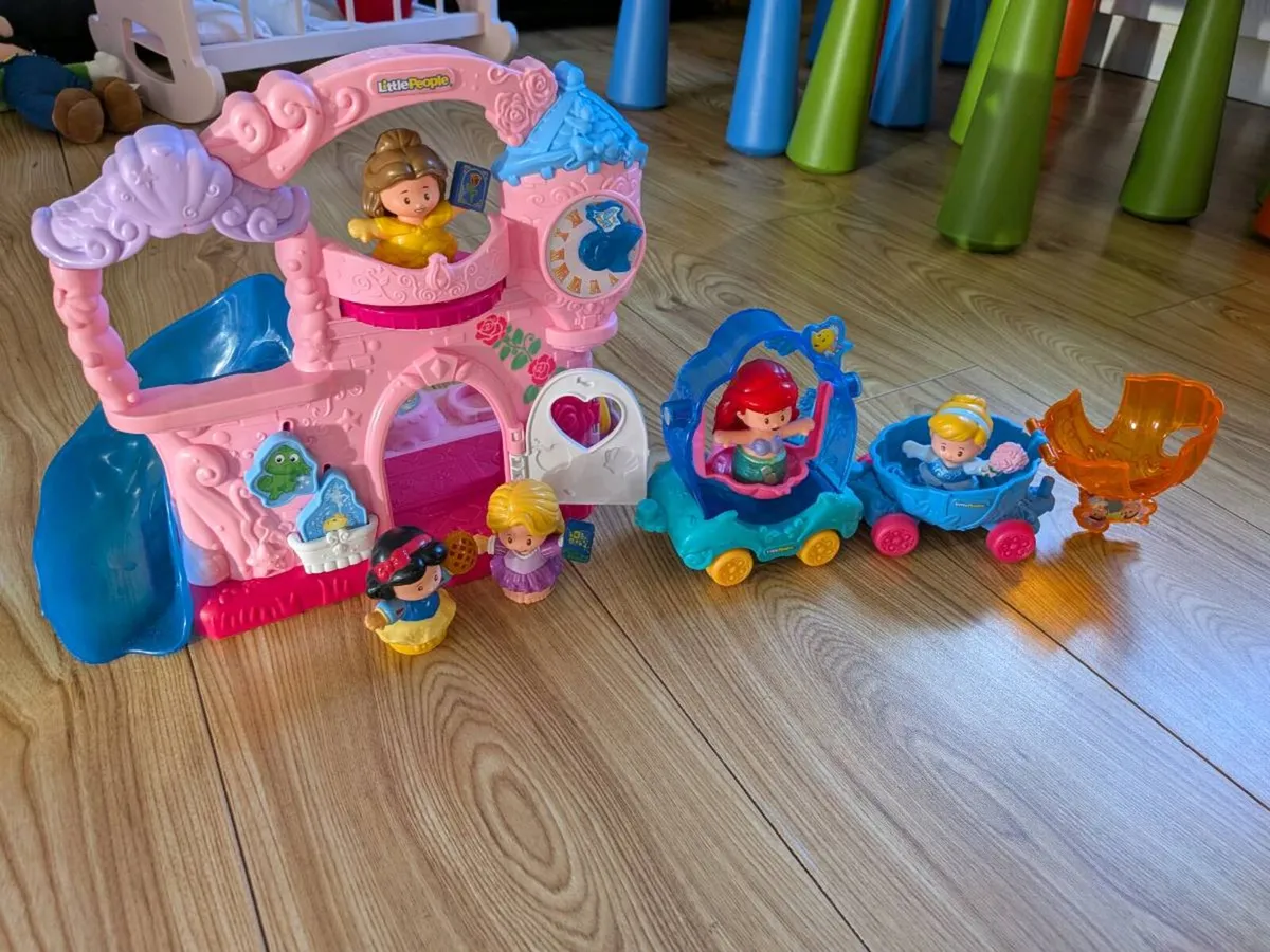 Little people princess castle set - Image 1