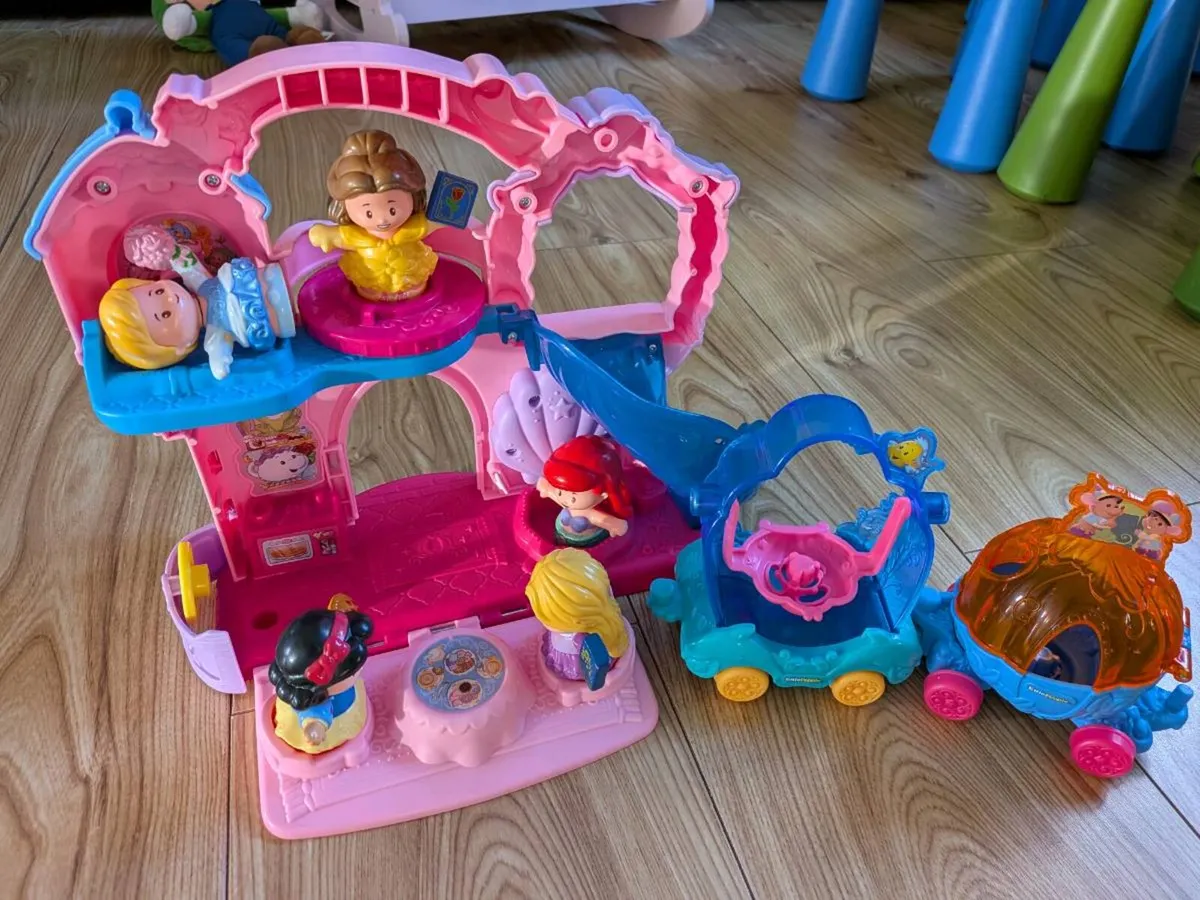 Little people princess castle set - Image 2