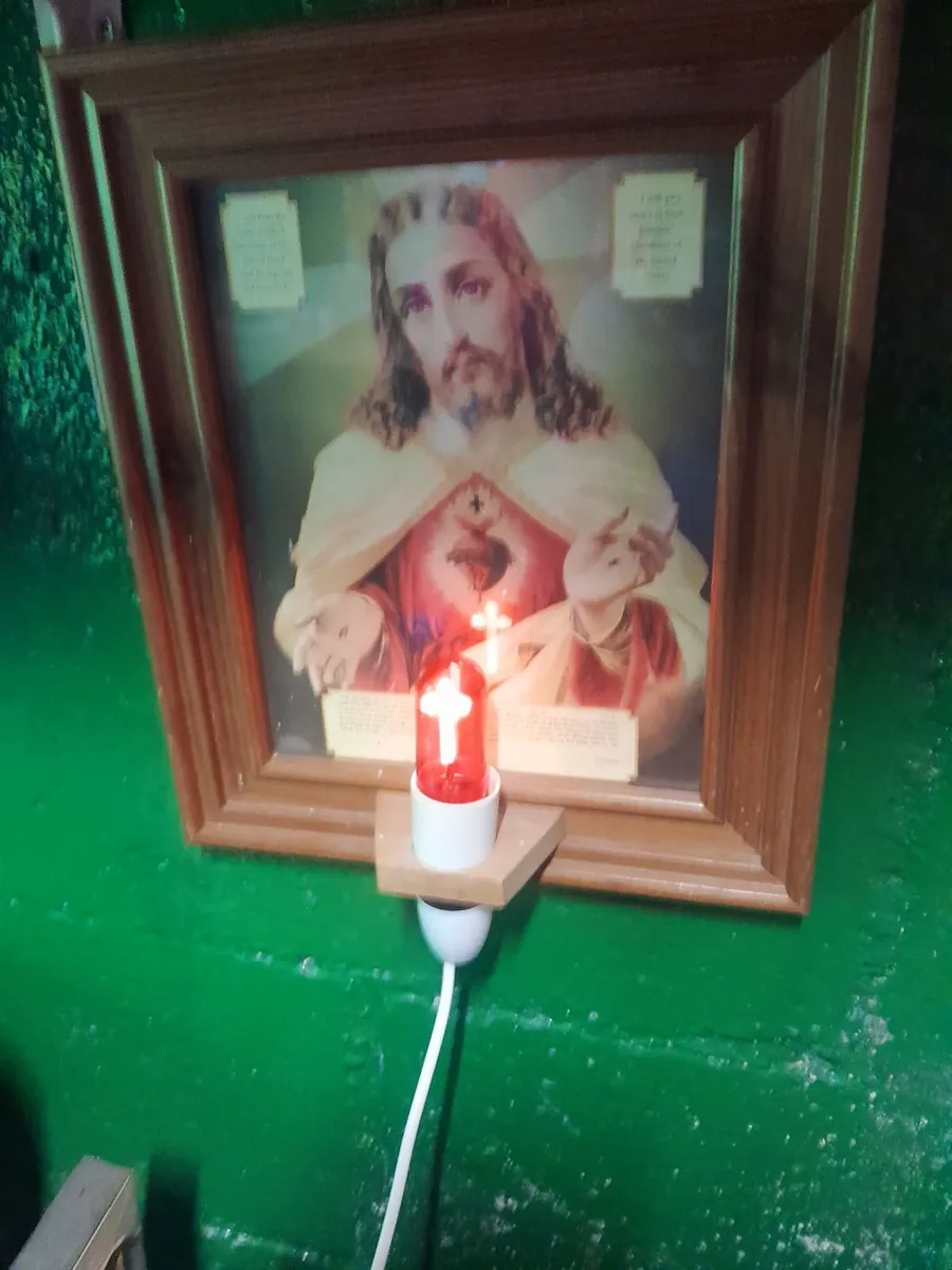 Sacred heart picture lamp - Image 2