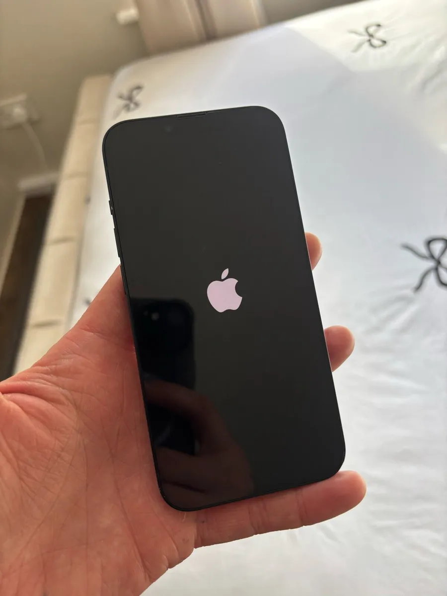 iPhone 14 black sim free 128Gb - Image 1