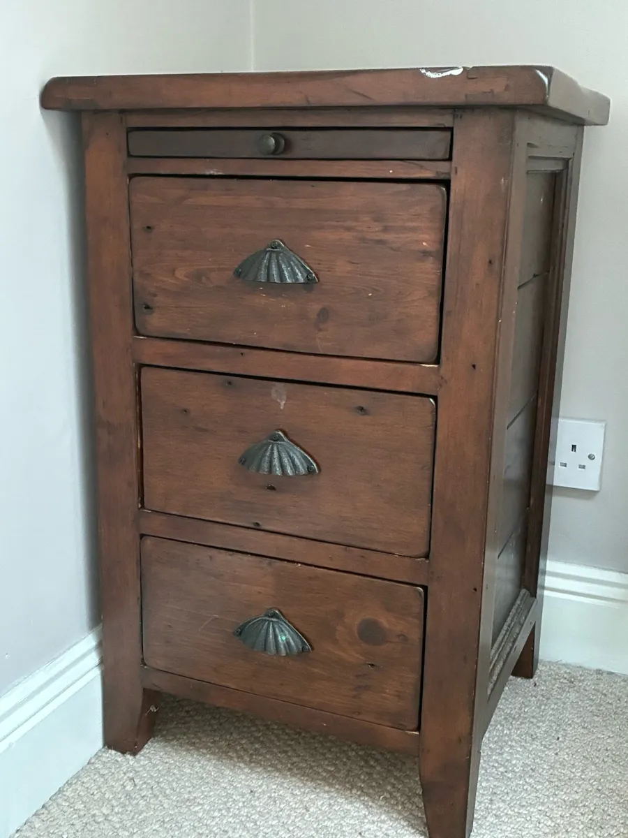 Furniture set - Image 1