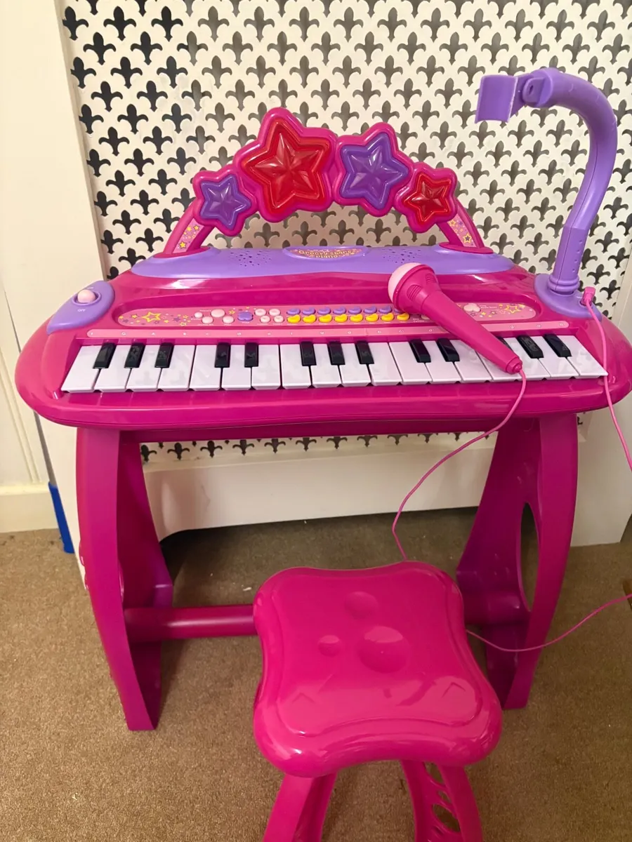 Child’s electrical piano - Image 1