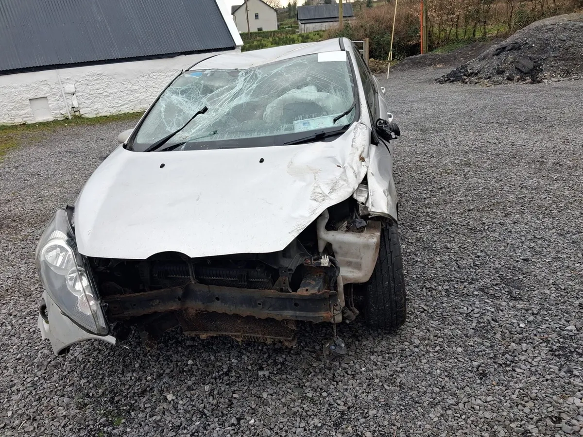 Ford fiesta - Image 4