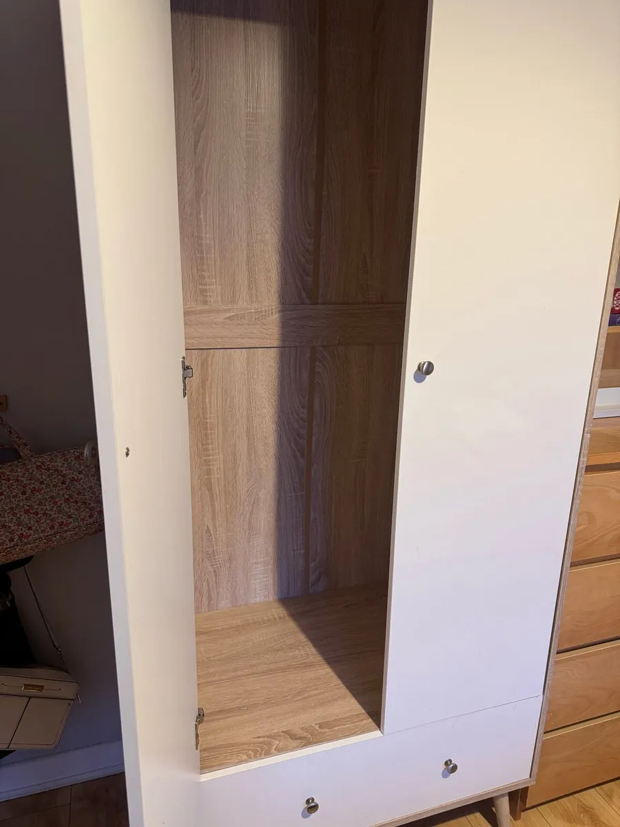 Wardrobe - Image 4