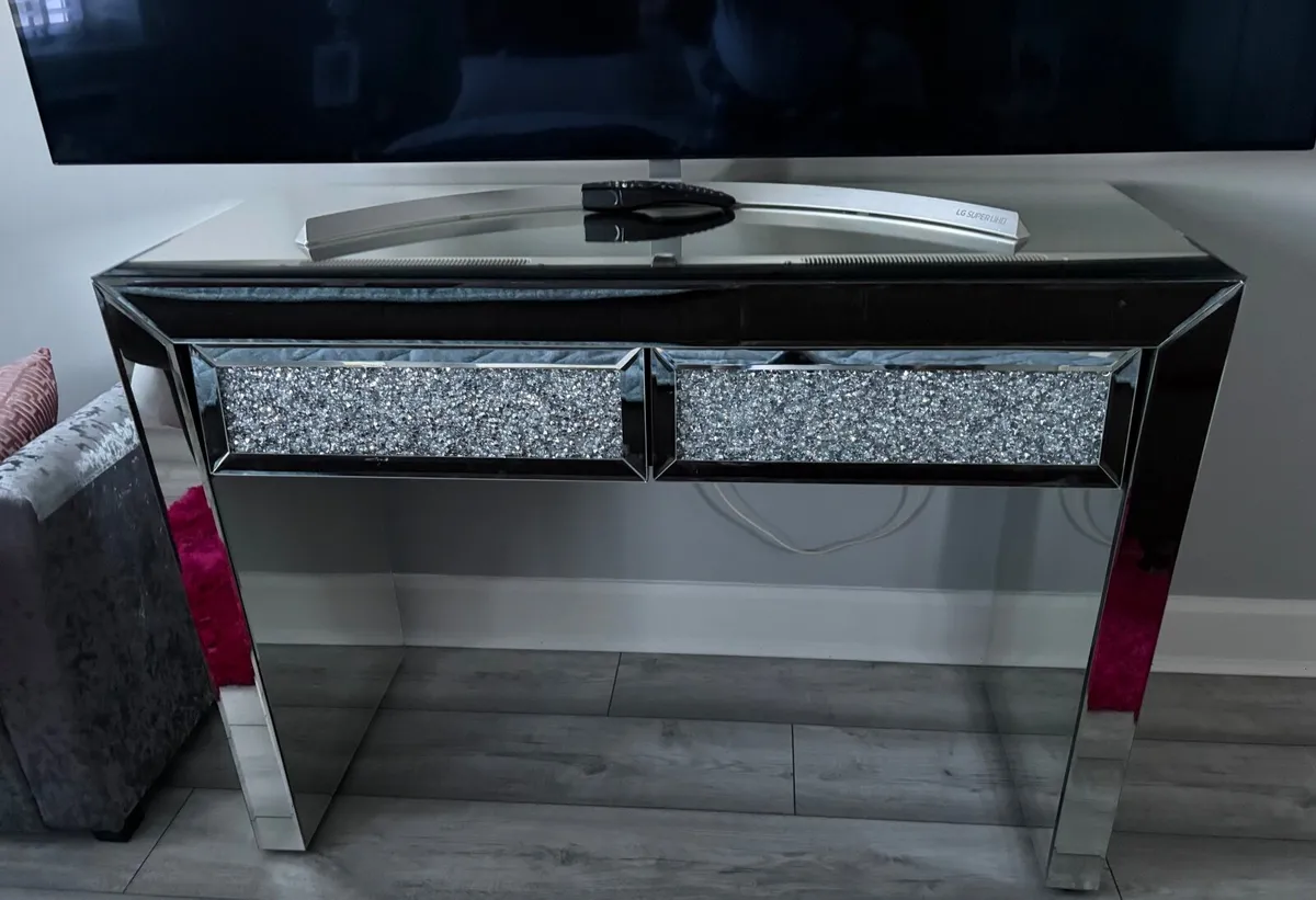 Console table - Image 1