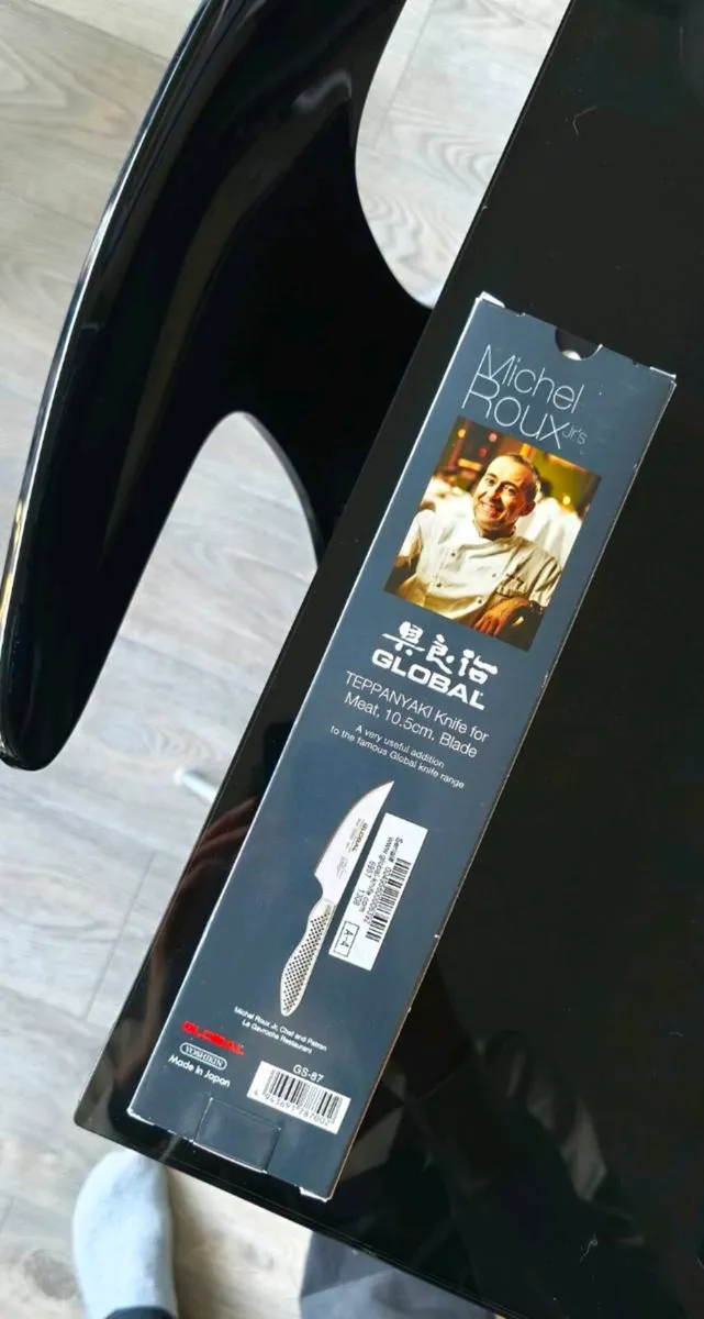 BNIB Global knives ( 2 knife ) - Image 3