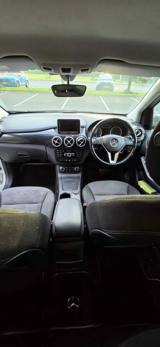 Mercedes-Benz B-Class 2012 Automatic - Image 2
