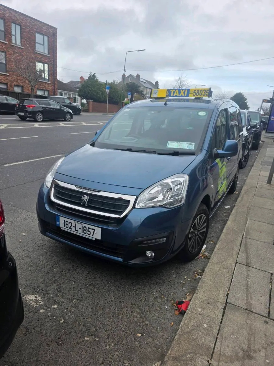 Taxis for rent - Image 2