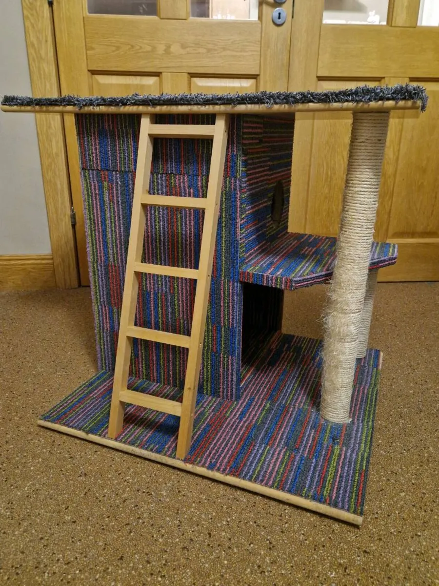 Cat tree - Image 1