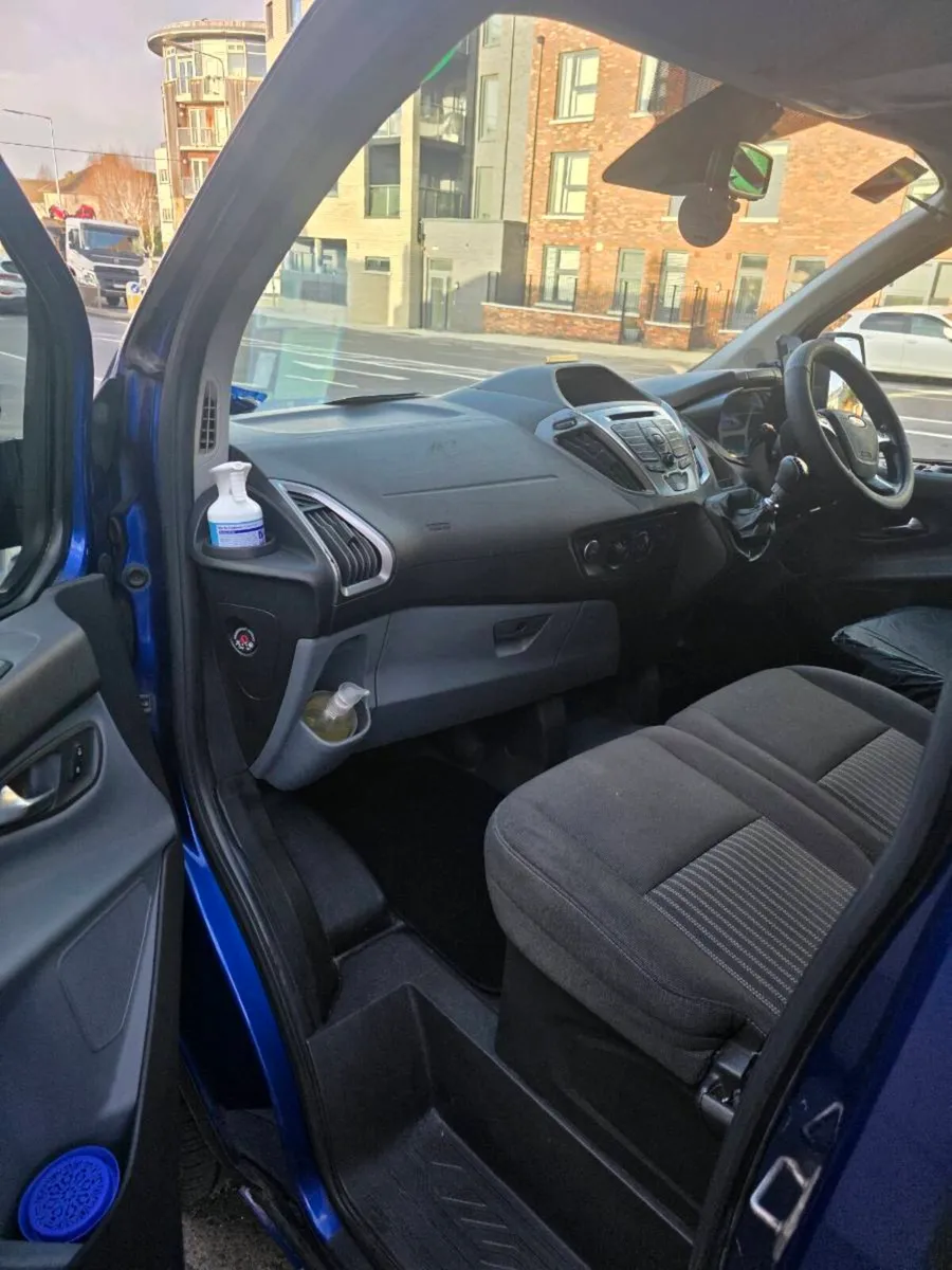 Taxis for rent - Image 4