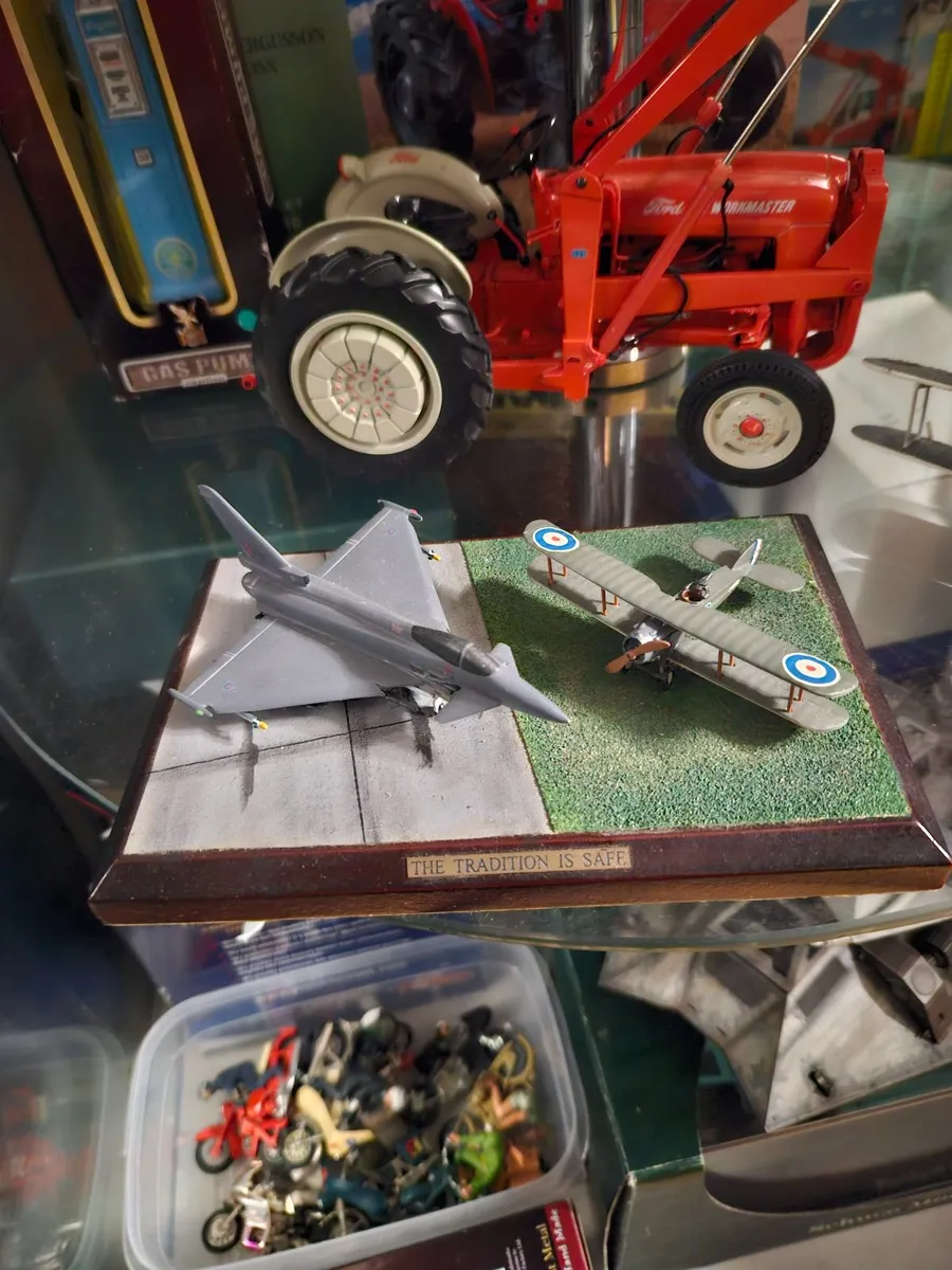 Corgi Royal Airforce Diorama The Tradition is Safe - Image 1