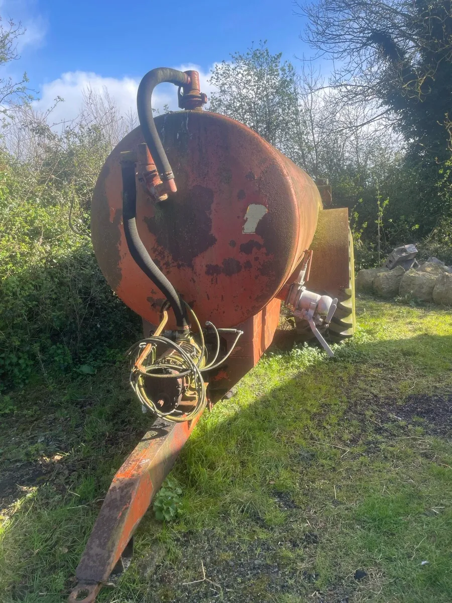 Slurry tanker - Image 1