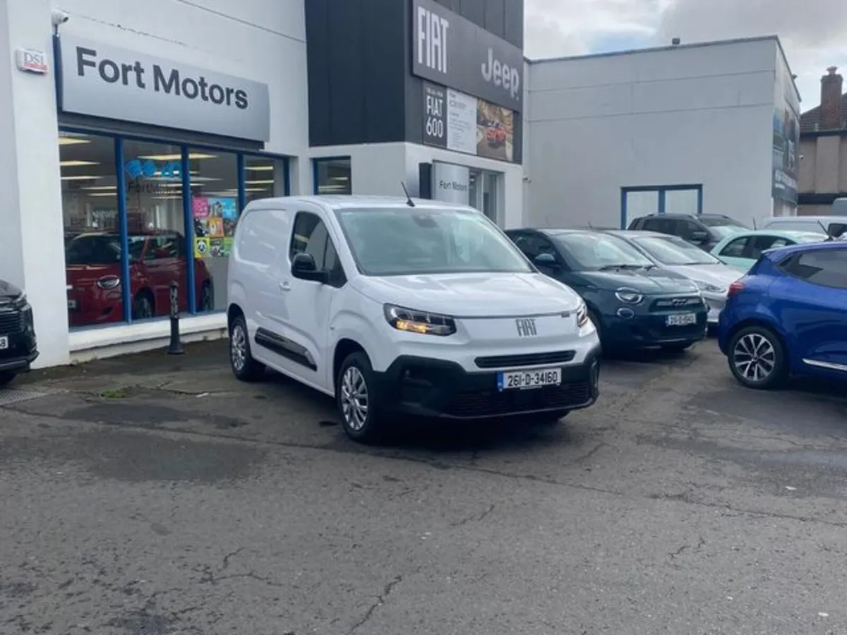 Fiat Doblo SWB 1 5 100HP 650KG Tecn - Image 3