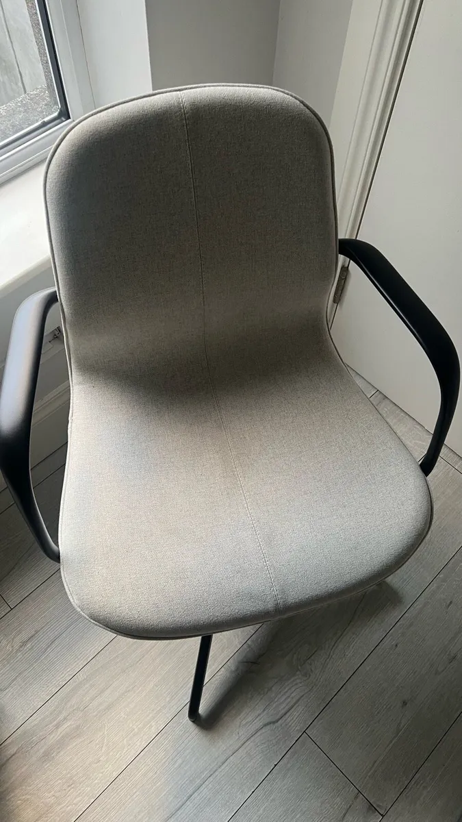 IKEA LÅNGFJÄLL Office Chair with Armrests - Image 2
