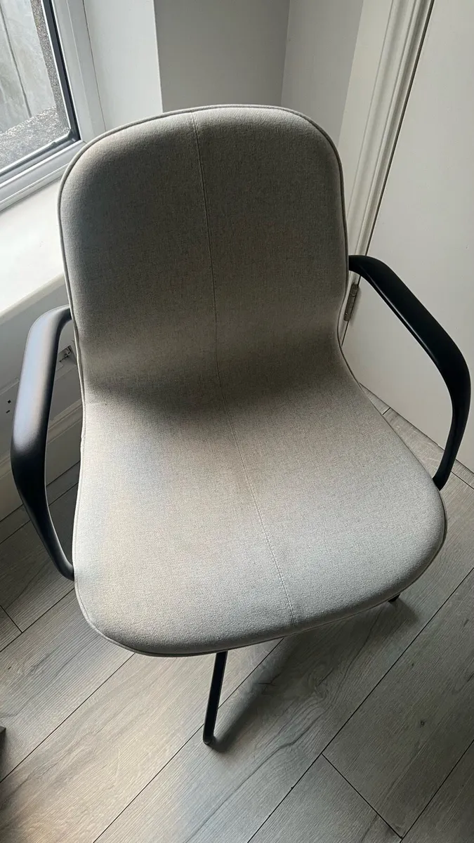 IKEA LÅNGFJÄLL Office Chair with Armrests - Image 3
