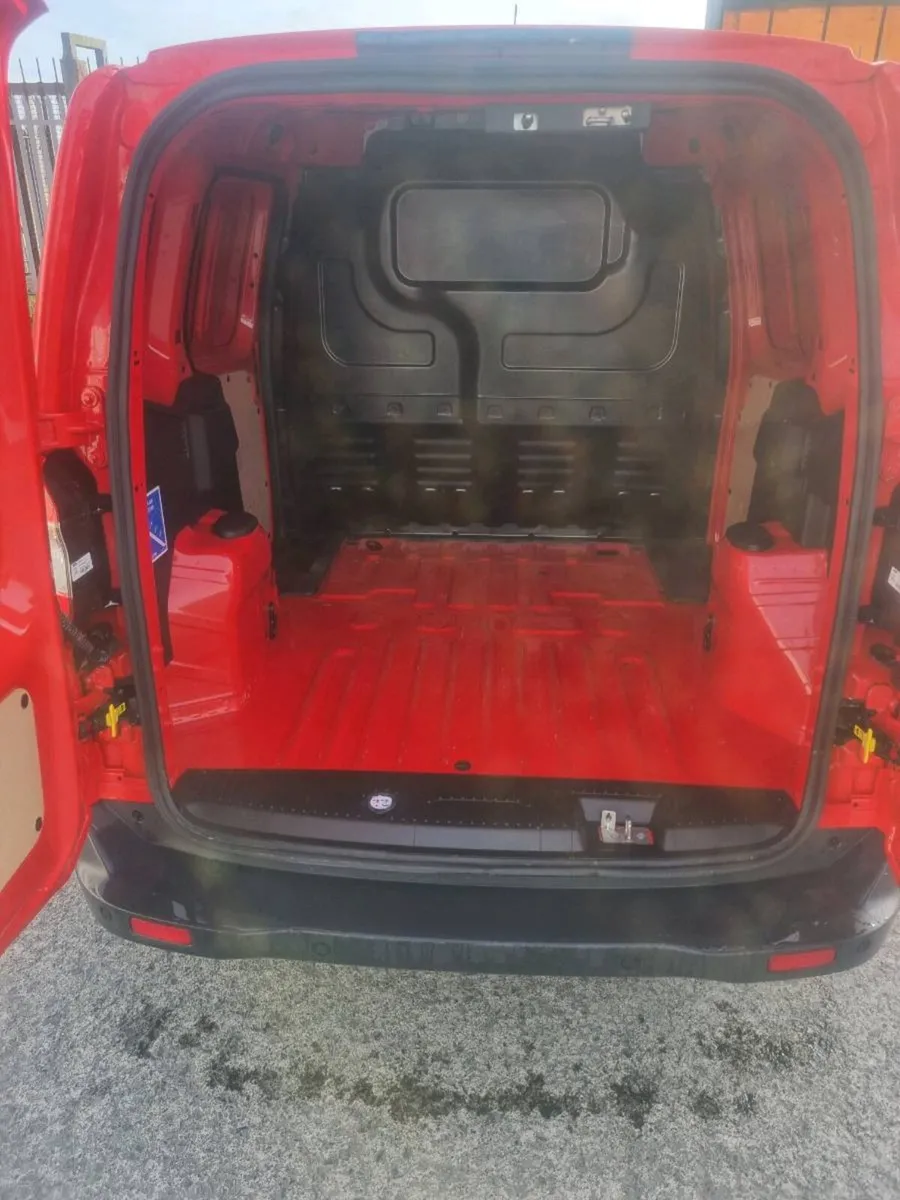 Ford courier - Image 4