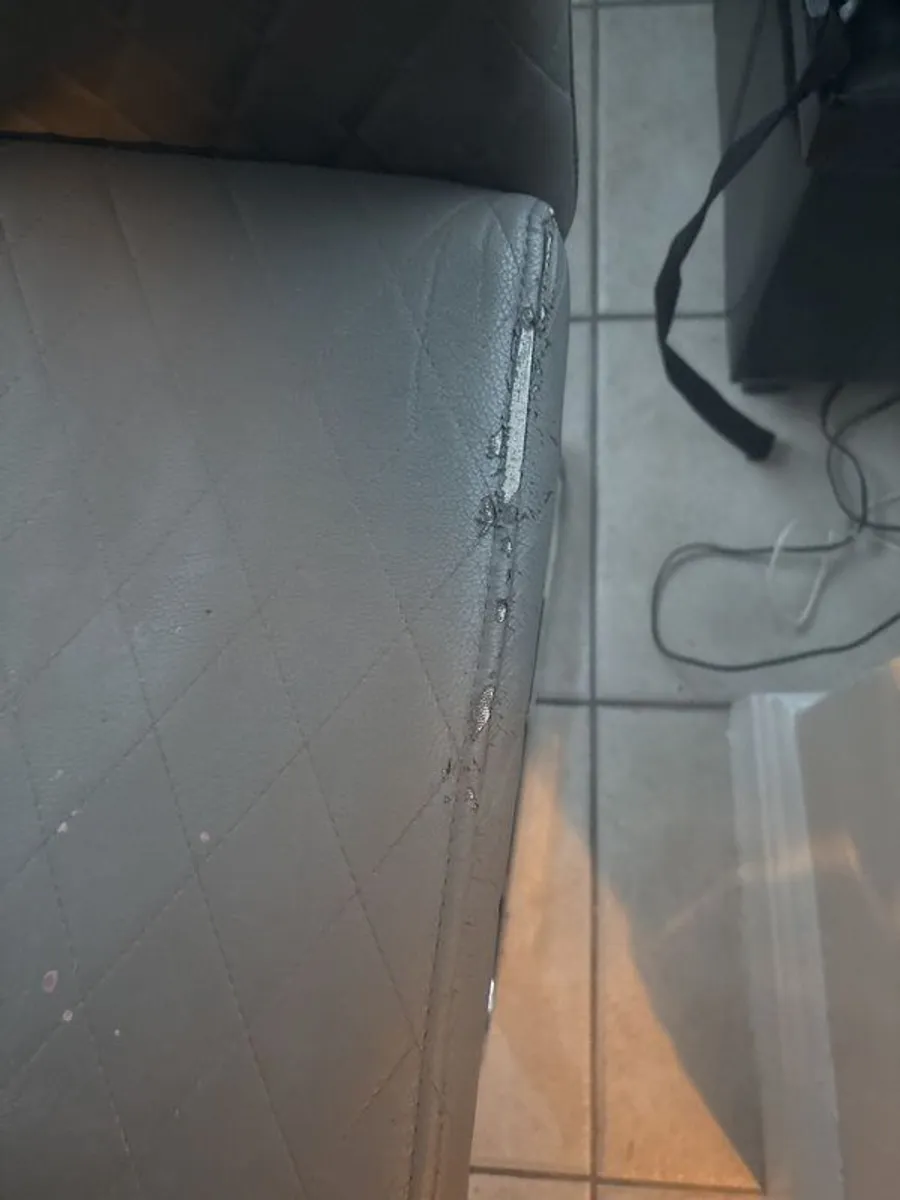 kitchen table and chairs - Image 4