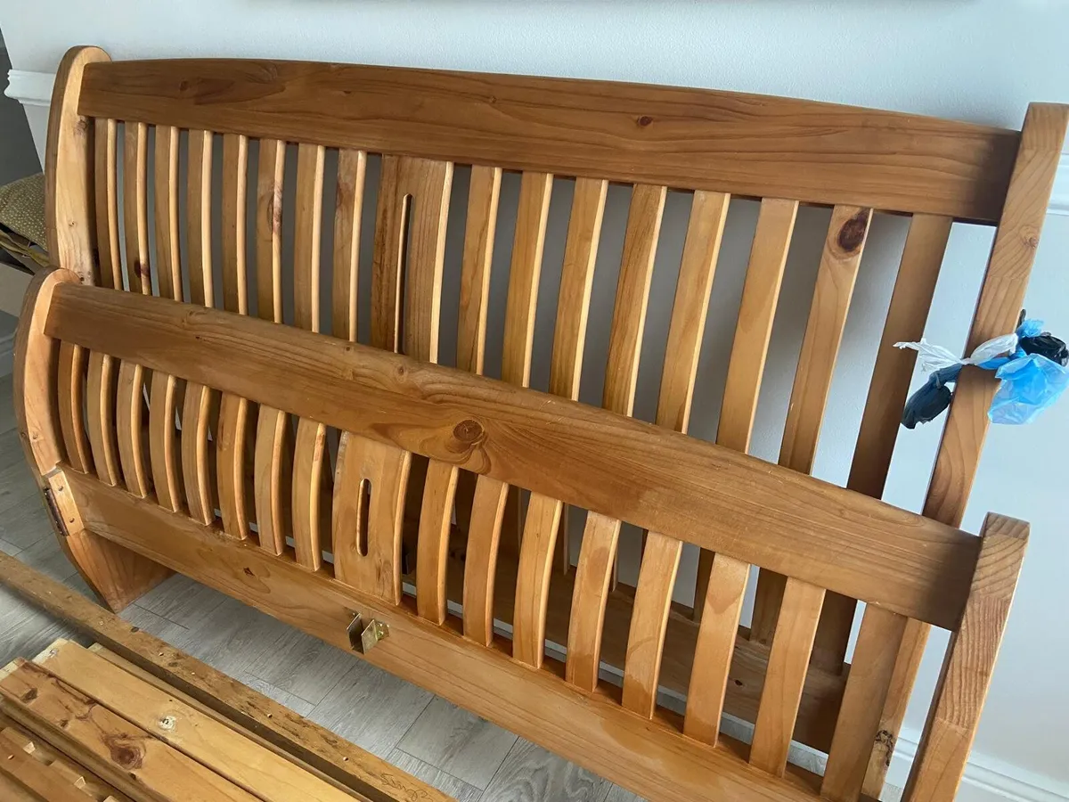 Double bed - Image 1