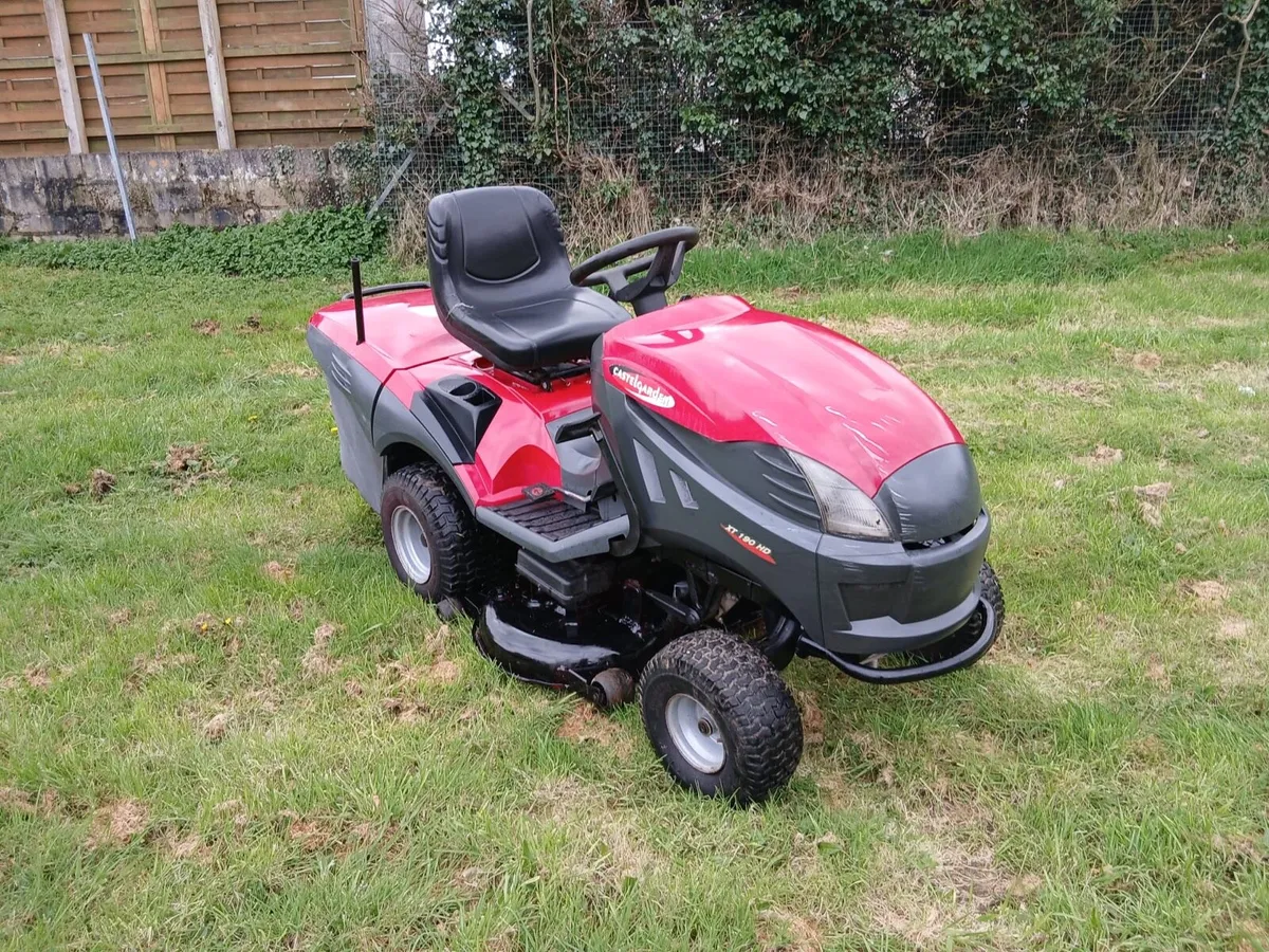 Castle garden ride on lawnmower - Image 1
