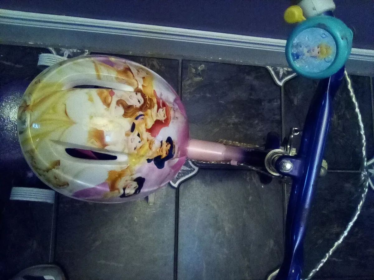 Girls bicycle - Image 2