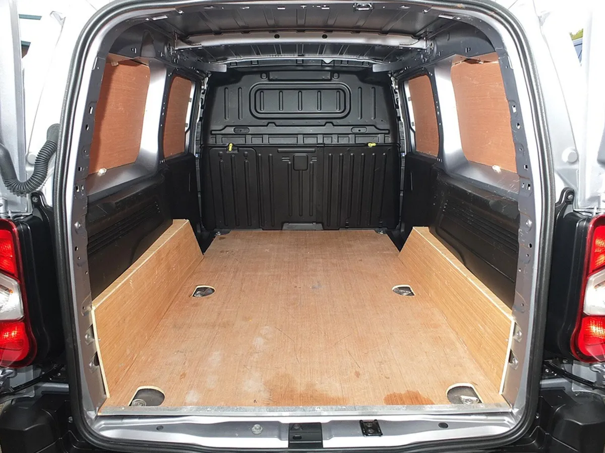 2023 Peugeot Partner Small Panel Van - Image 3