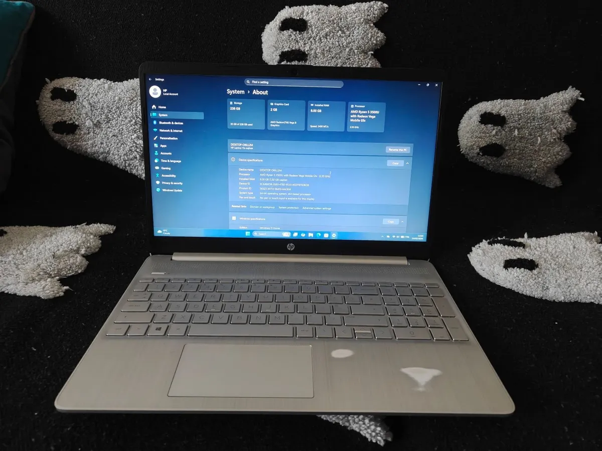 HP 15s Ryzen 5 - 8GB RAM - 256GB SSD - Image 3