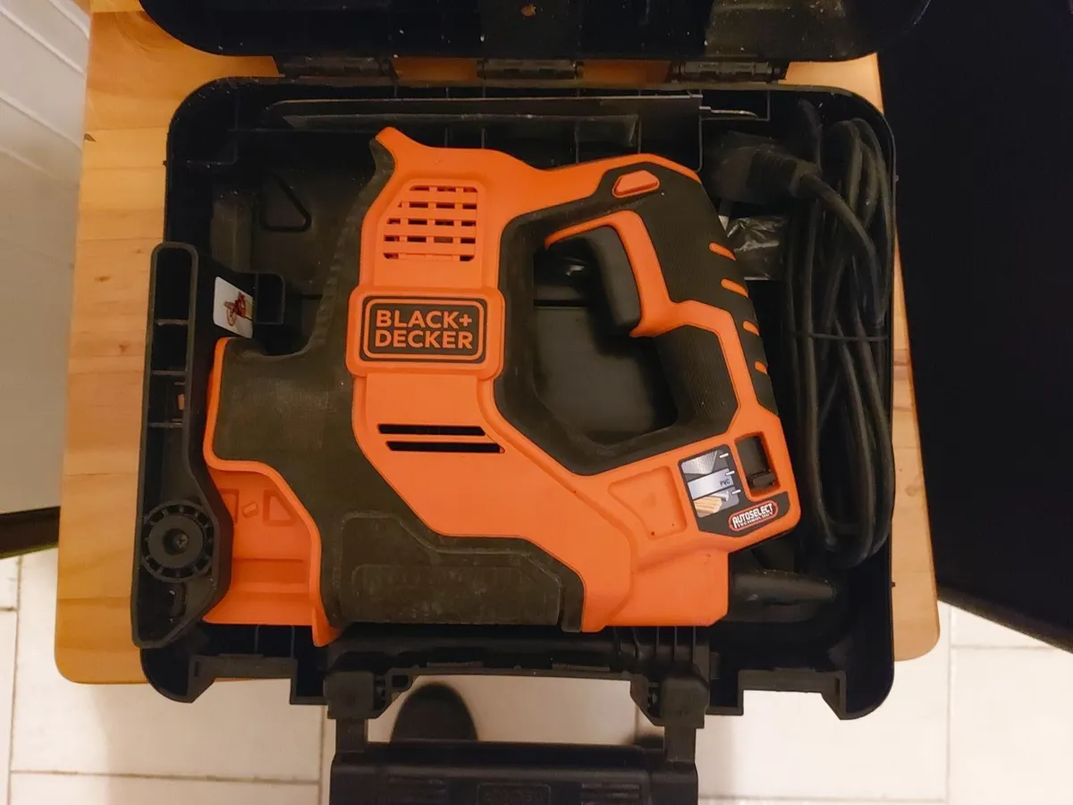 Black & Decker RS890K-GB Scorpion Powered Hand Saw - Image 1