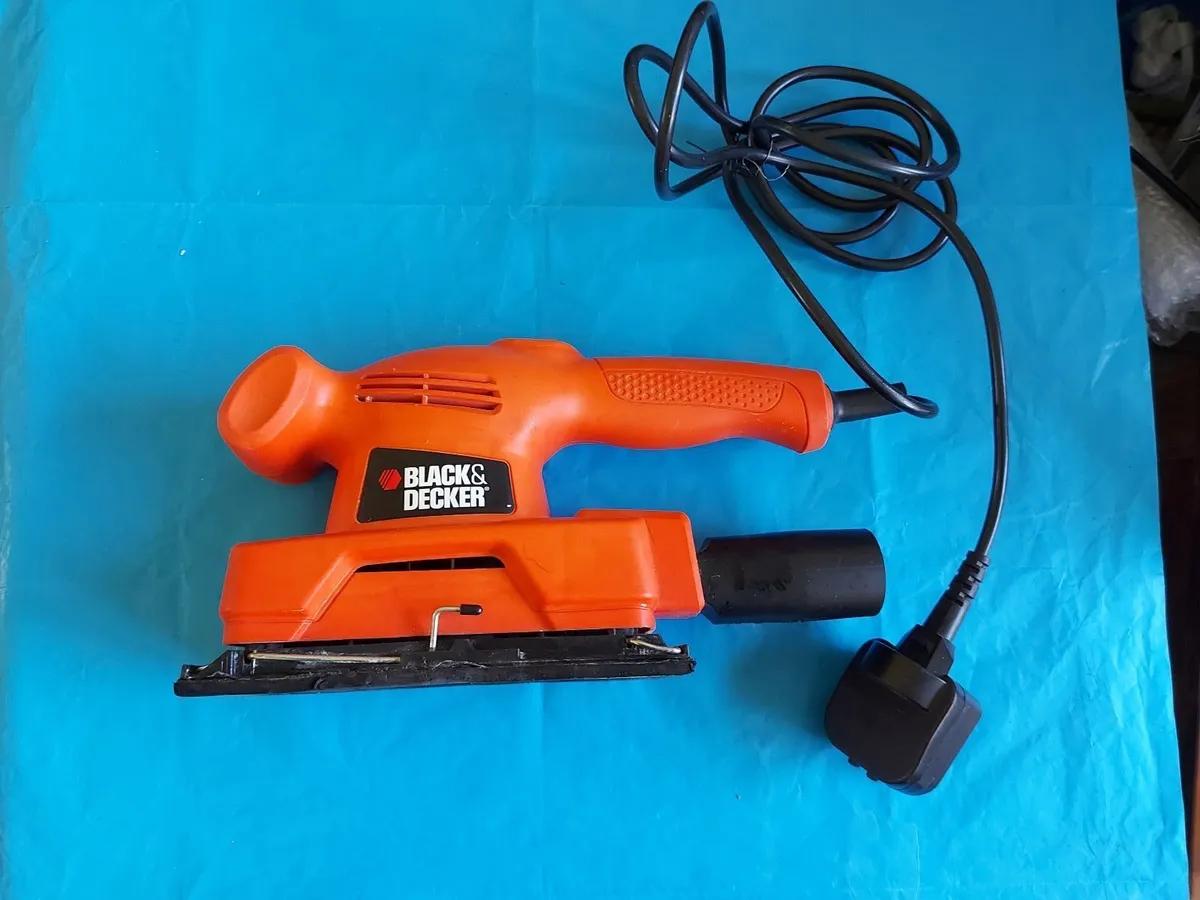 Black & Decker KA300 Orbital Sander 1/3 Sheet 240V - Image 1