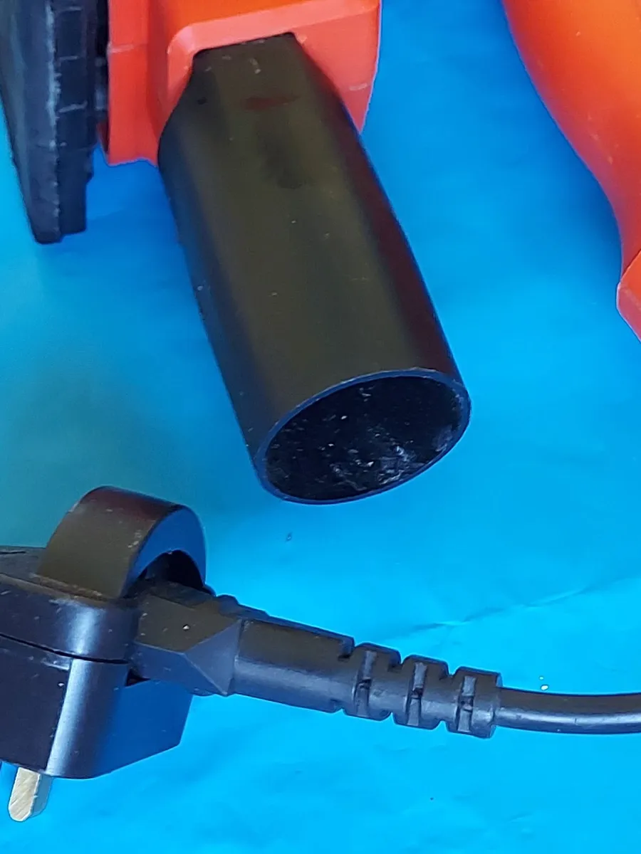 Black & Decker KA300 Orbital Sander 1/3 Sheet 240V - Image 4