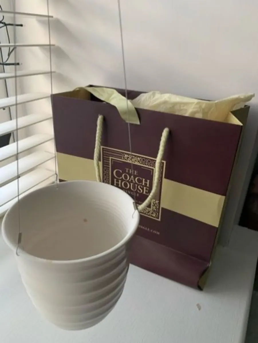 BRAND NEW The Coach House Dingle Hanging Planter - Image 1