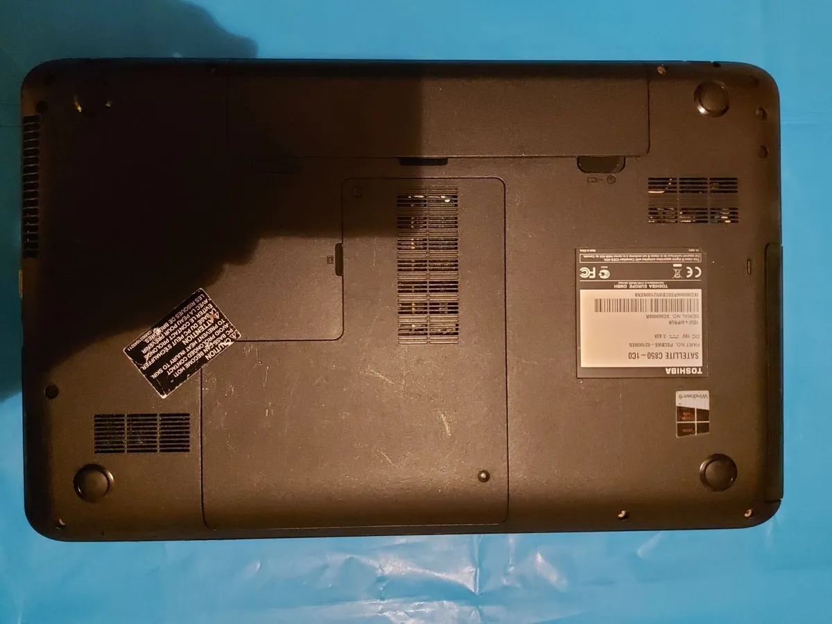 Toshiba Satellite C850-1C0, 15.6 inch laptop, 4GB - Image 3