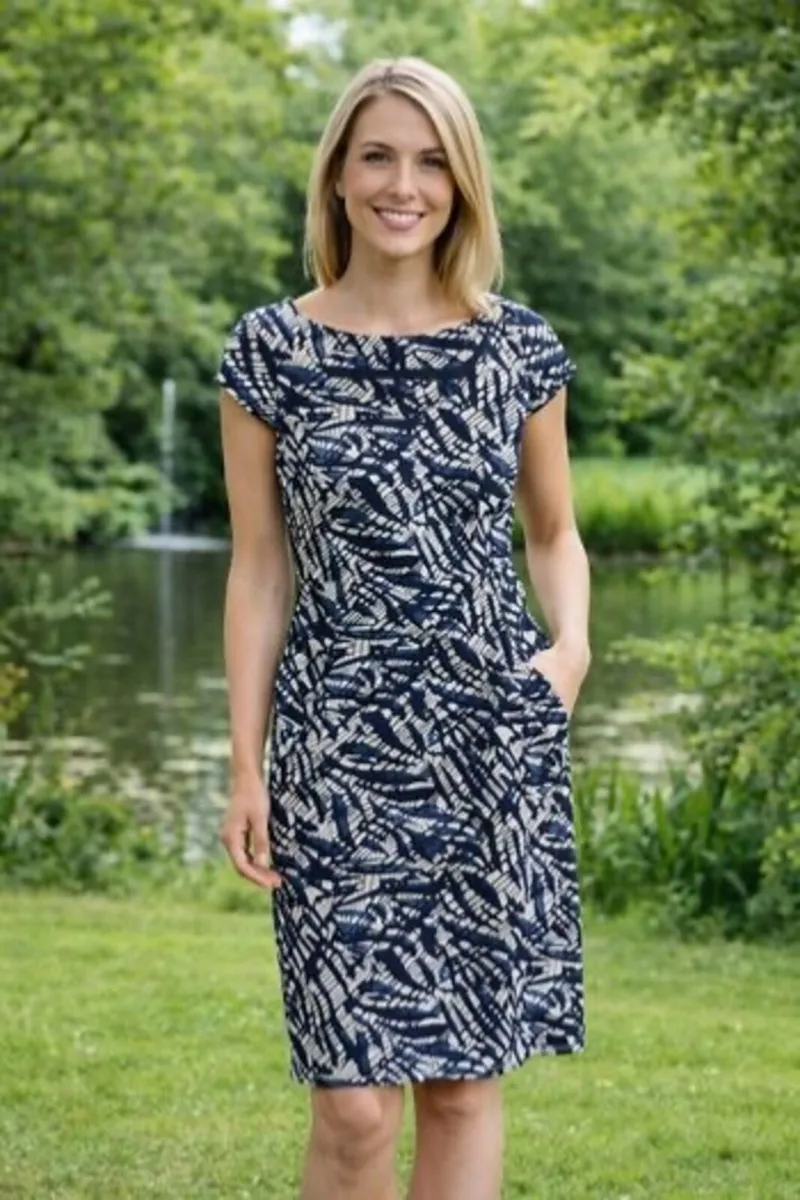 Ladies Dress: Size 10 - Image 1