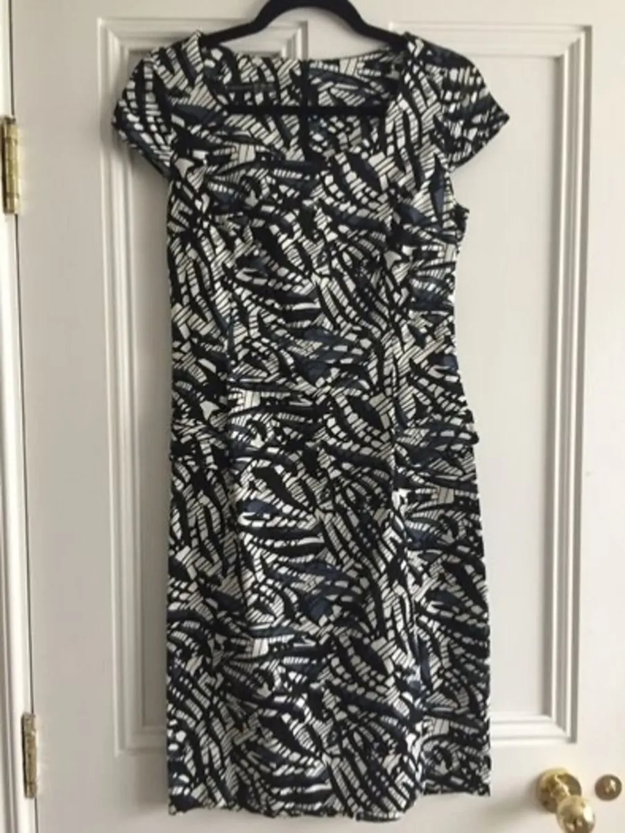 Ladies Dress: Size 10 - Image 2