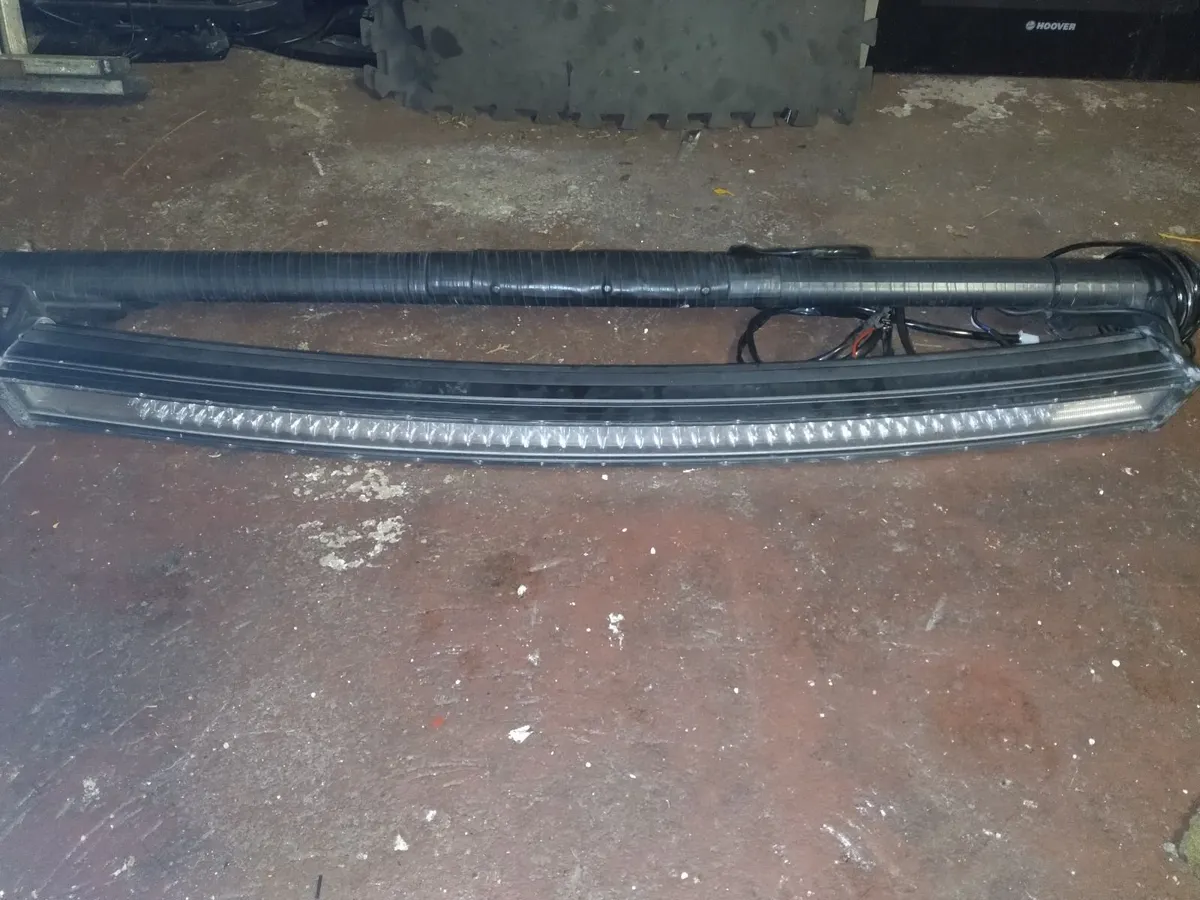 Curved led bar