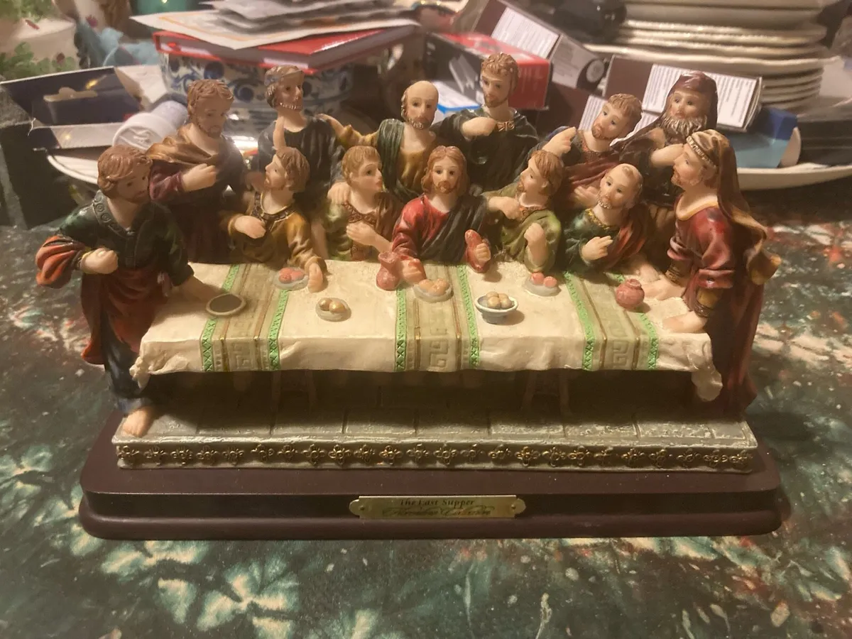 Lords supper figure on wooden base free postage - Image 1
