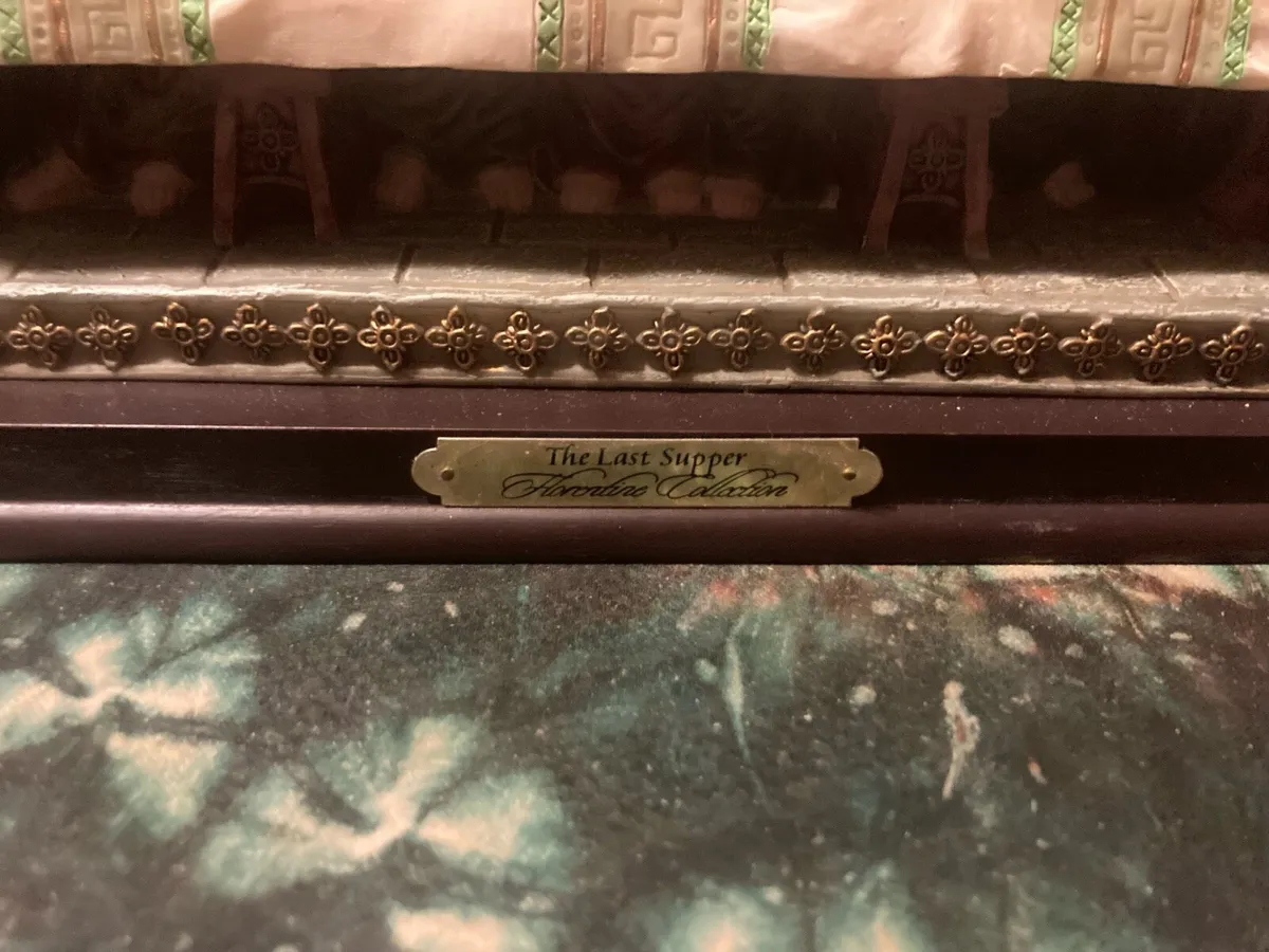 Lords supper figure on wooden base free postage - Image 2