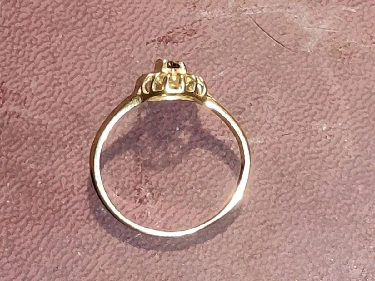 BASKET GARNET, 9CT THICK Gold New Dress Ring ! - Image 2