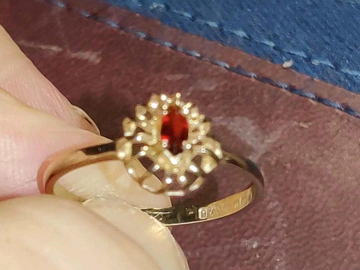 BASKET GARNET, 9CT THICK Gold New Dress Ring ! - Image 4