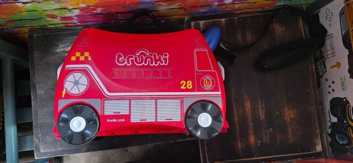 Trunki Children's suitcase - Frank the Fire Truck - Image 1
