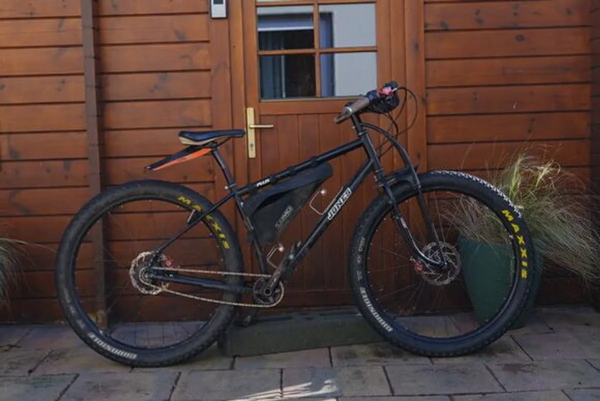 Jones Plus Lwb - Image 1