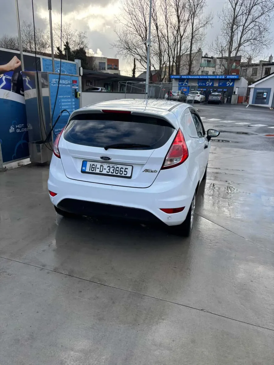 Ford Fiesta car van 2016 - Image 3