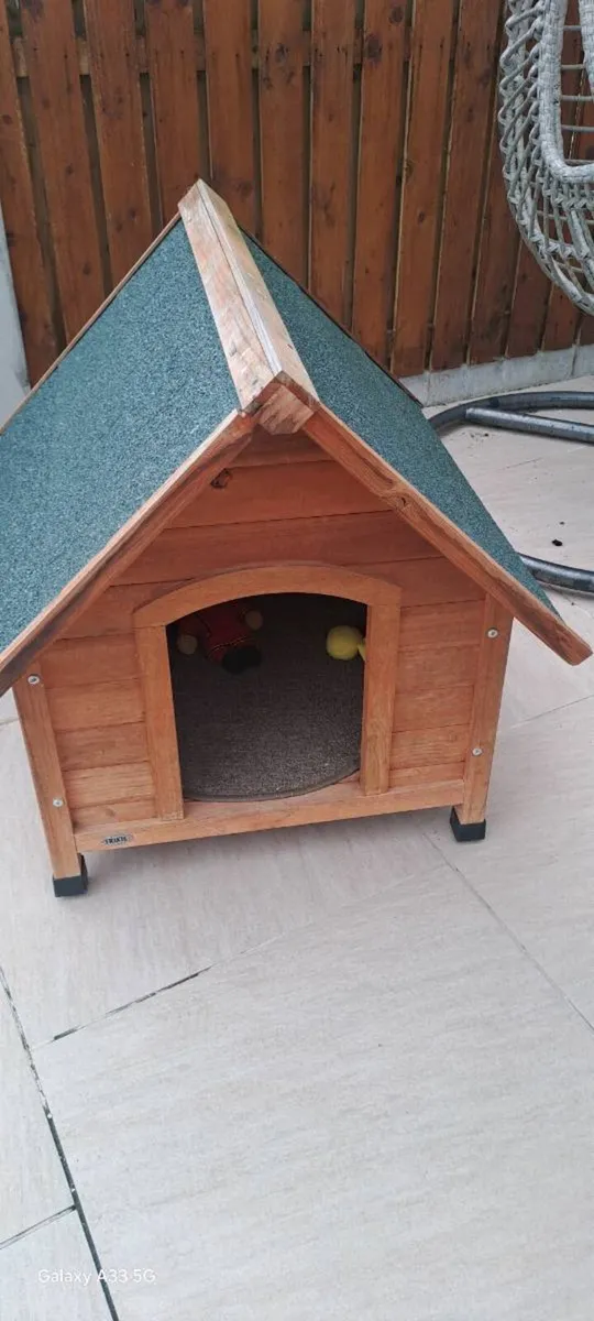 Dogs house (small) - Image 1