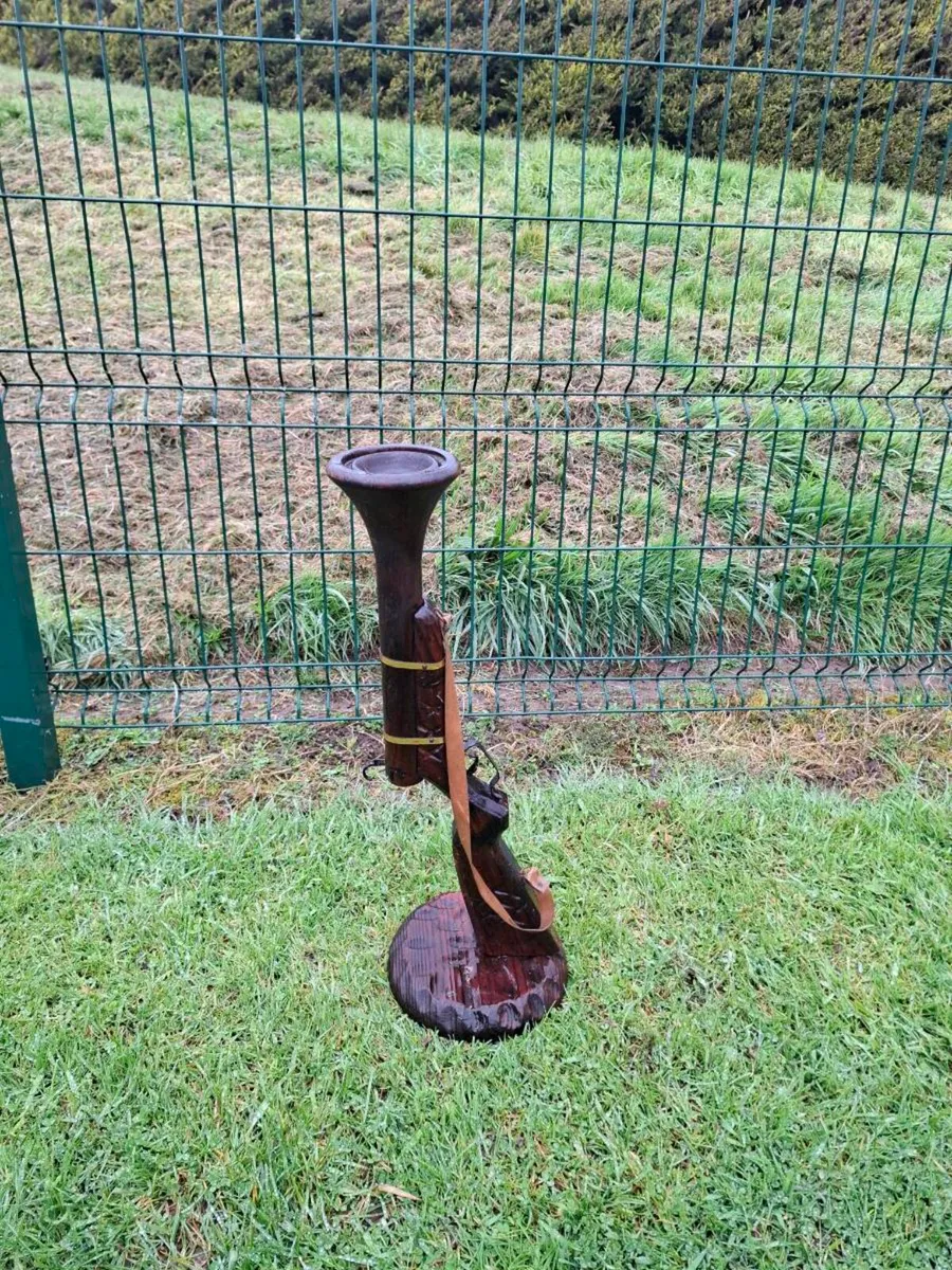 65cm decorative stand postage possible - Image 2