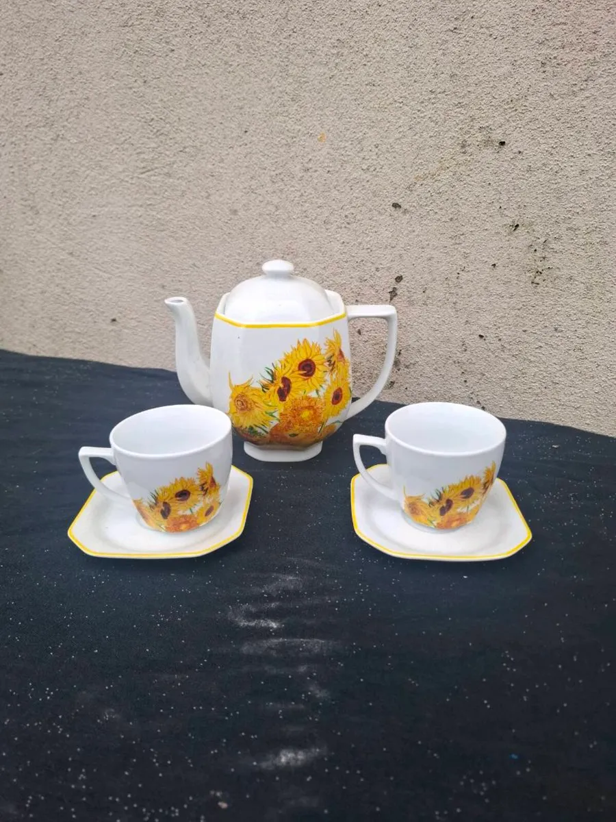 Sunflowers tea set postage possible - Image 1