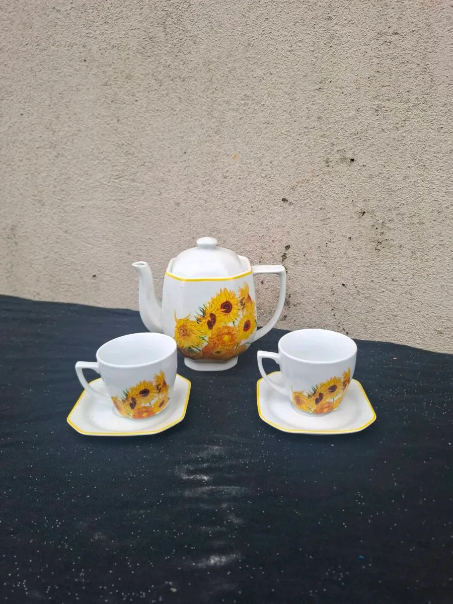 Sunflowers tea set postage possible - Image 2