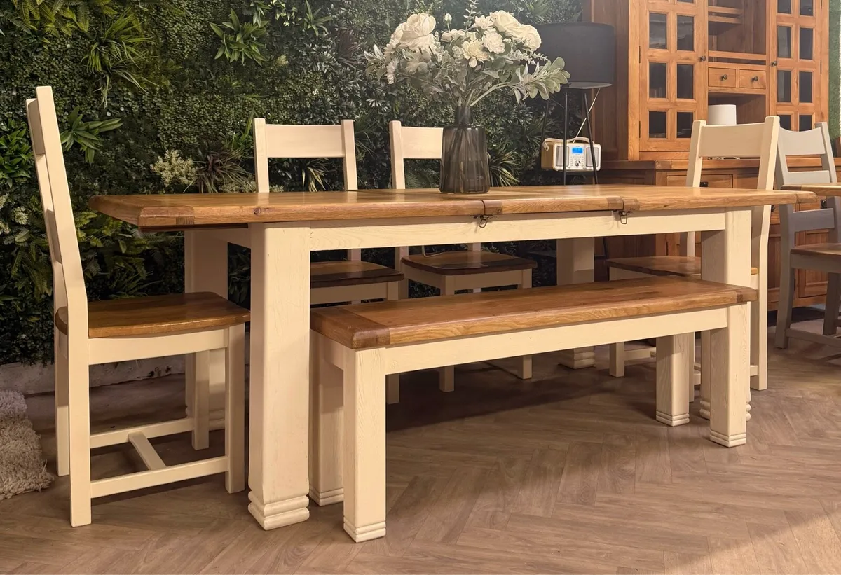 Large extending oak kitchen table,4 chairs & bench - Image 1