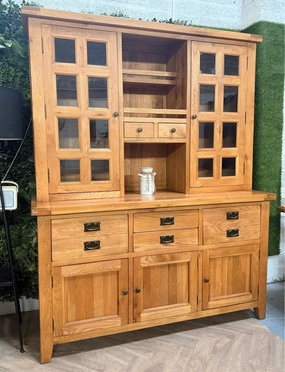 Large solid oak dresser - Image 3