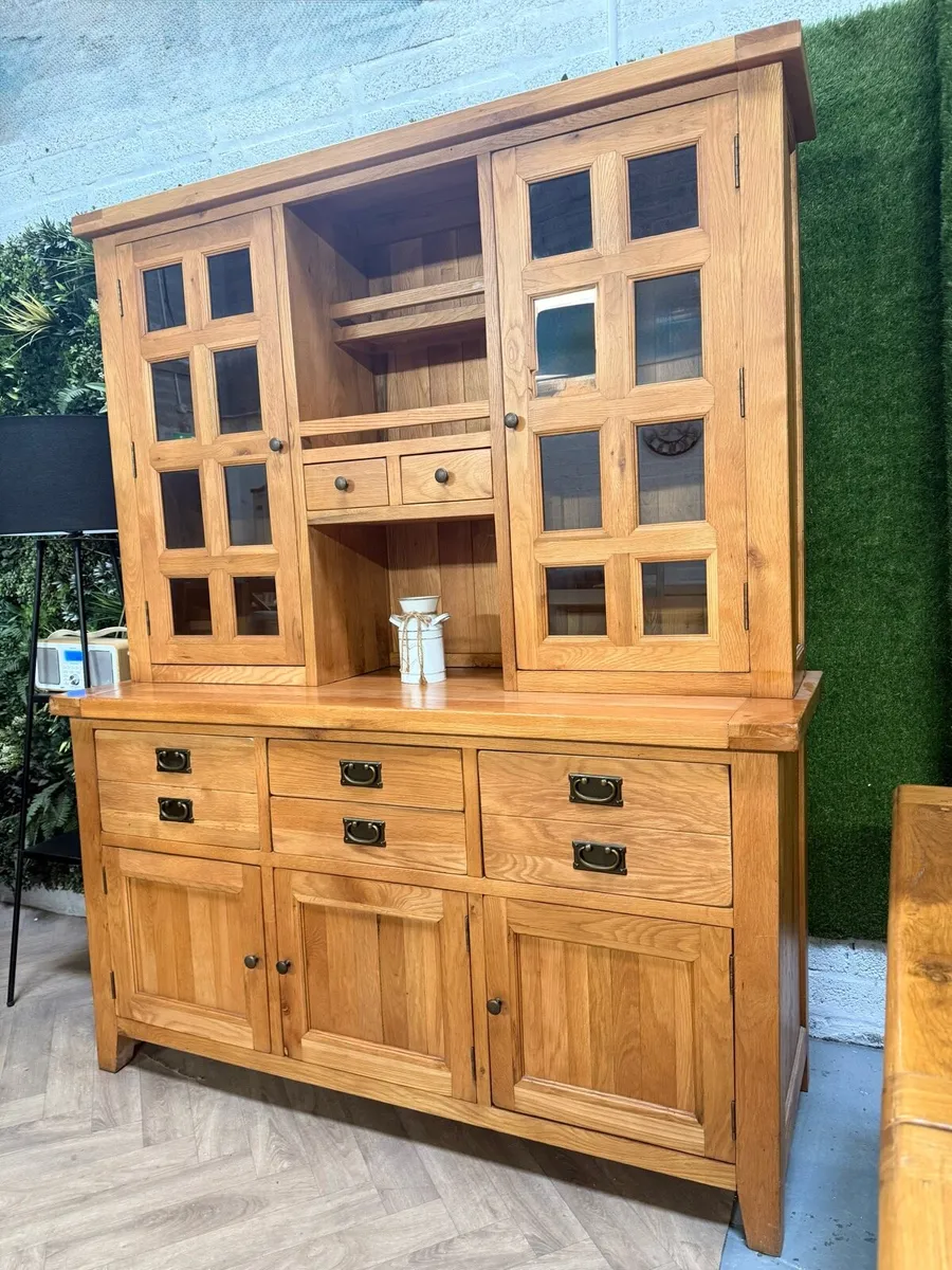 Large solid oak dresser - Image 2